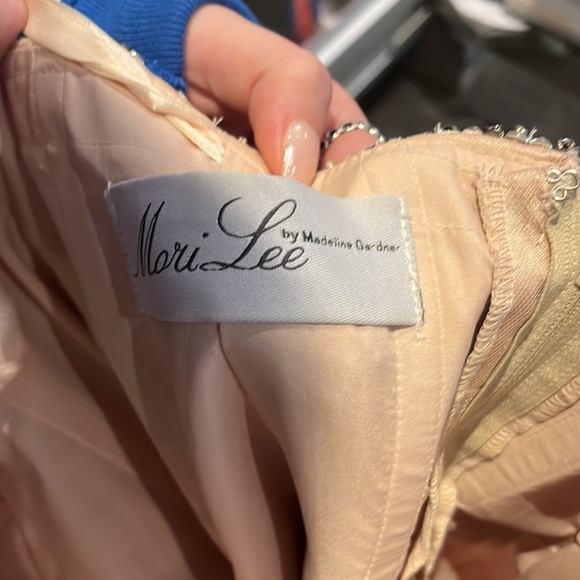 Girls dress - Picture 6 of 7